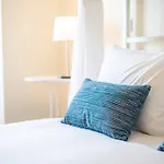 Kwatera prywatna Homeysuite Bedroom 1 Seahouse *